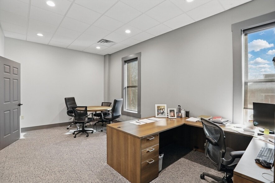 More Photos Of 164 E Jefferson St, Franklin Office For Sale