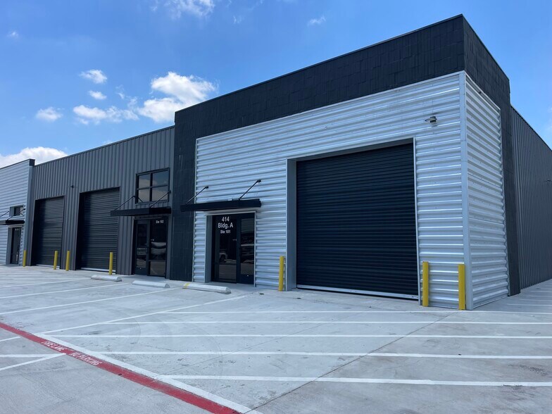 More Photos Of 414 Metro Park Dr, McKinney Warehouse For Lease