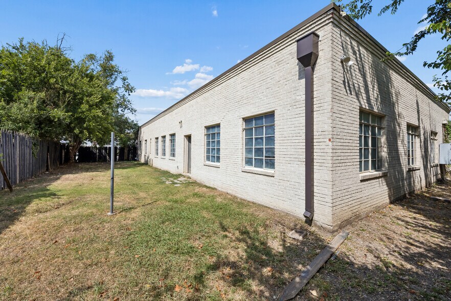 More Photos Of 2602 Kings Rd, Dallas Religious Facility For Sale