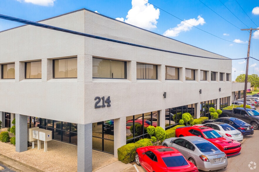 More Photos Of 210-214 S Main St, Duncanville Office For Lease