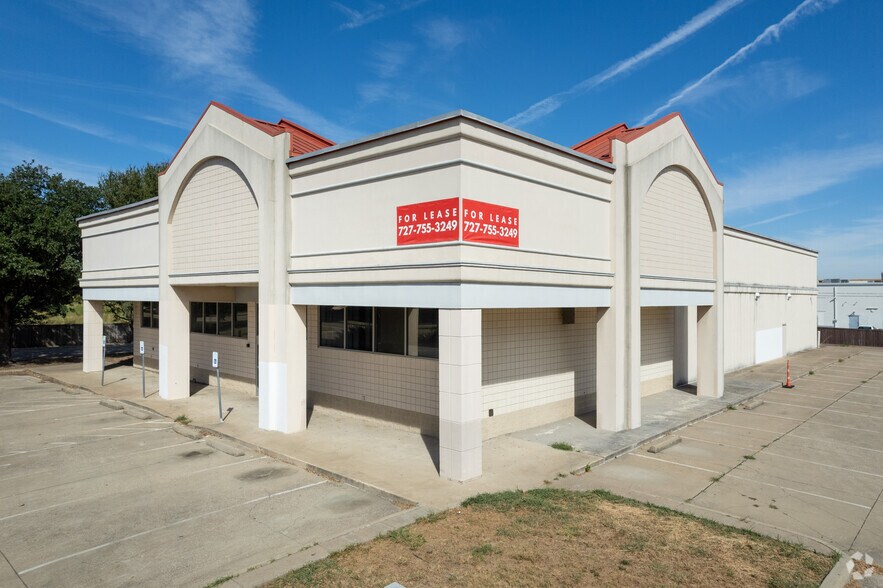 More Photos Of 1811 E Arkansas Ln, Arlington Freestanding For Sale