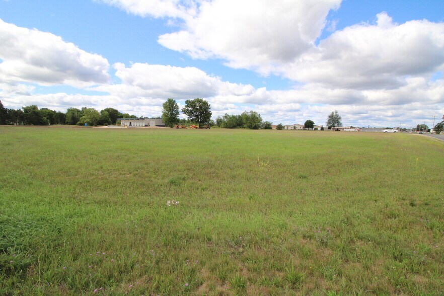 More Photos Of Plett Rd, Cadillac Land For Sale