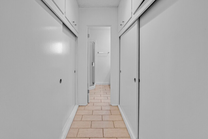 More Photos Of 939 Larrabee St, West Hollywood Apartments For Sale