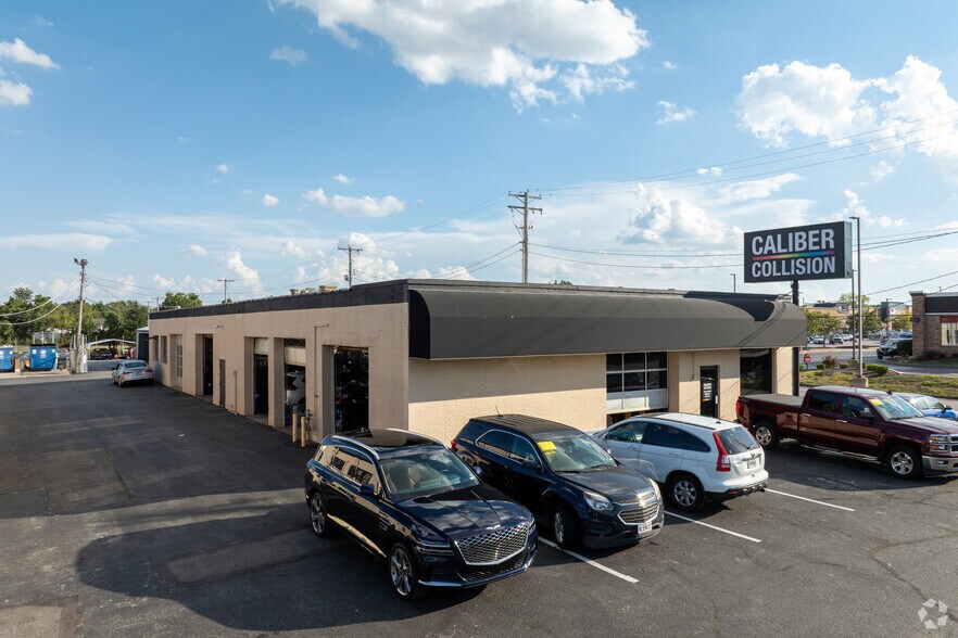 More Photos Of 8306 N Lindbergh Blvd, Florissant Freestanding For Sale