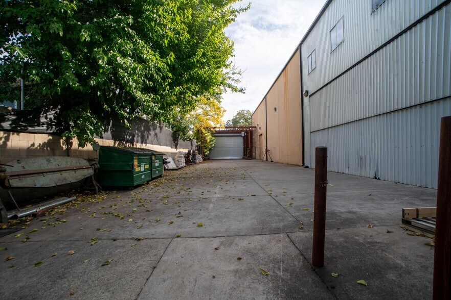 More Photos Of 1113 Del Paso Blvd, Sacramento Warehouse For Sale