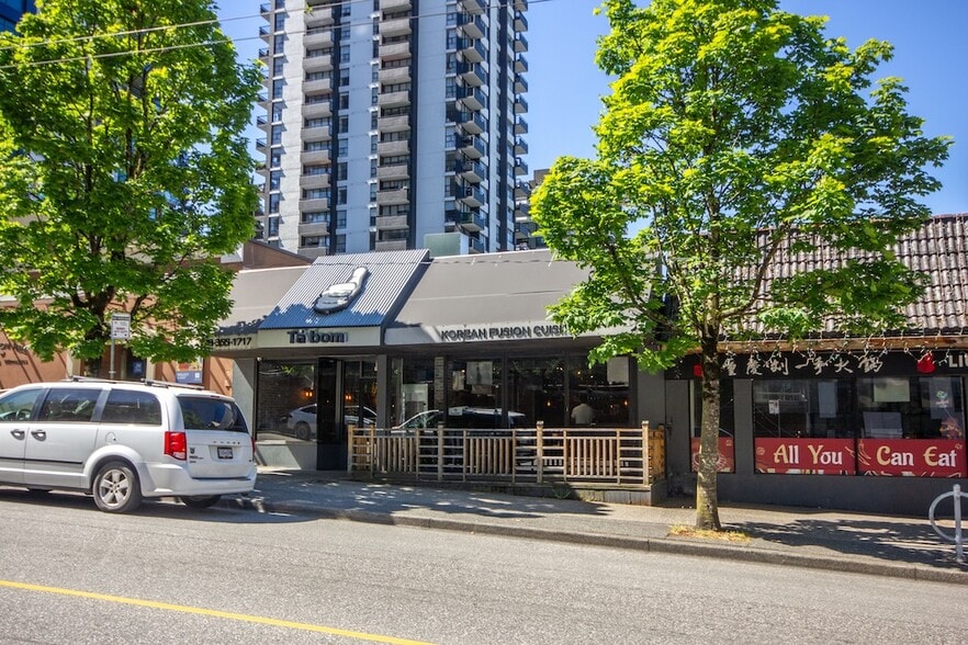 Primary Photo Of 1536 Robson St, Vancouver Storefront For Sale