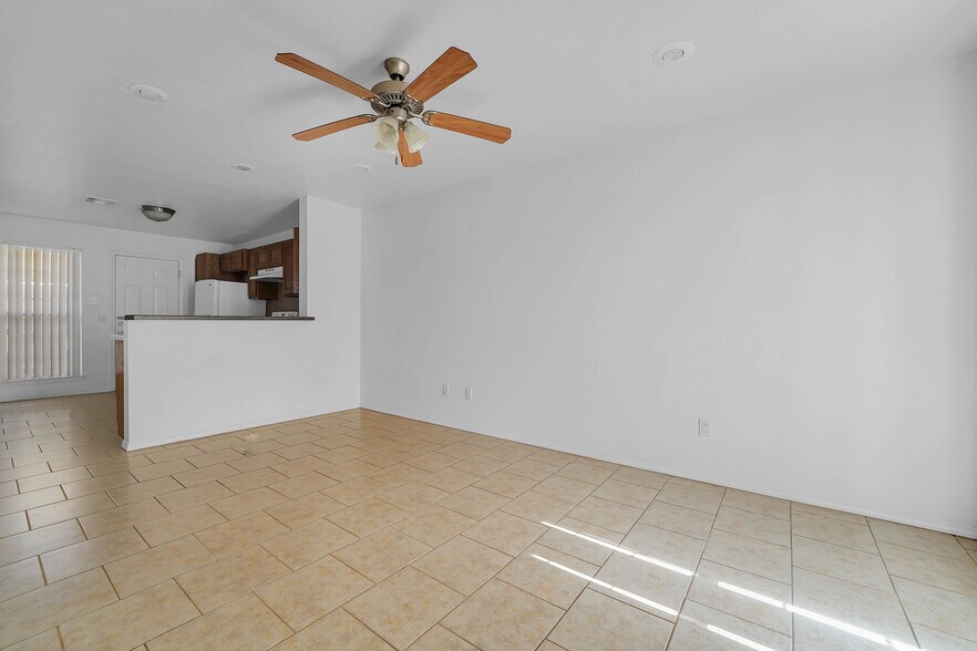 More Photos Of 1501 Wade St, Sayre Apartments For Sale