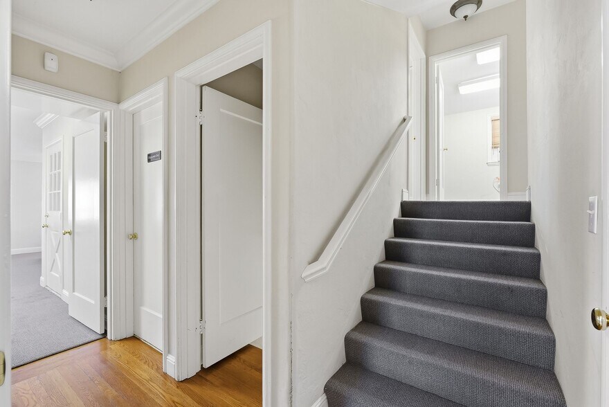 More Photos Of 29 Hawthorne Ave, Los Altos Office For Lease