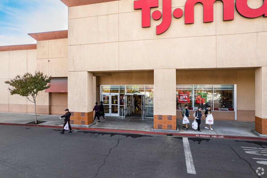 More Photos Of 718-760 W Hammer Ln, Stockton Unknown For Lease