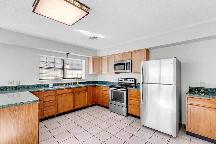 More Photos Of 10281 3rd Ave, D'Iberville Flex For Sale