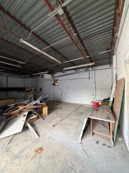 More Photos Of 1806 Virginia St, Annapolis Warehouse For Lease
