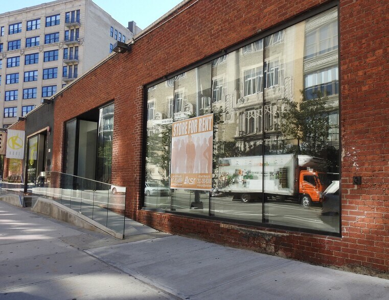 More Photos Of 1 Gansevoort St, New York Storefront For Lease