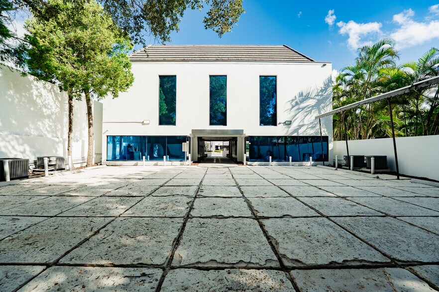 More Photos Of 720 E Palmetto Park Rd, Boca Raton Office For Lease