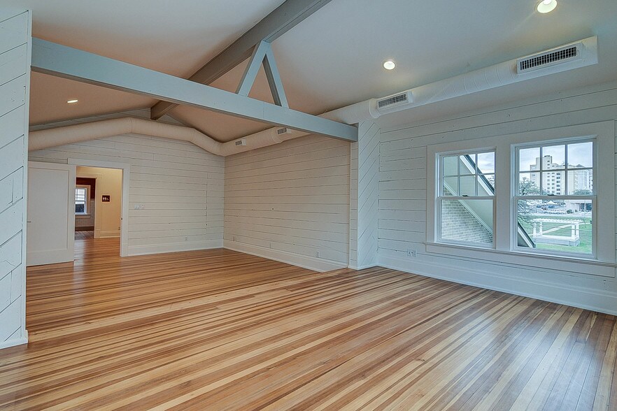 More Photos Of 904 San Antonio St, Austin Office For Lease
