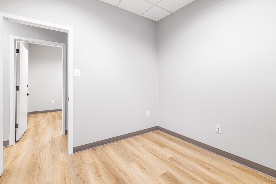More Photos Of 408 Executive Dr, Langhorne Medical For Lease
