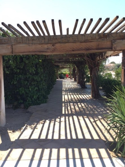 More Photos Of 690 Old Ca-58, Barstow Restaurant For Sale