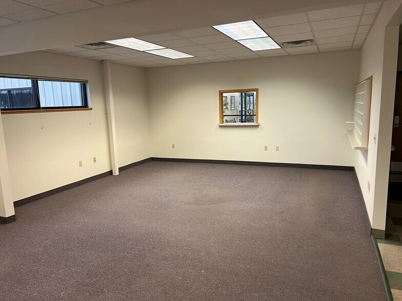 More Photos Of 101 N Ogden Rd, Peshtigo Office For Lease