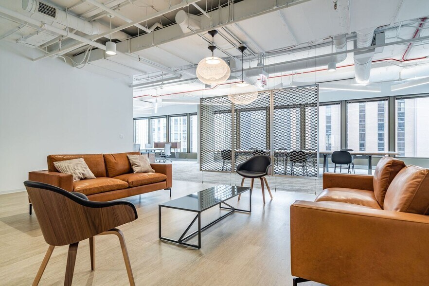 More Photos Of 303 E Wacker Dr, Chicago Office For Sale