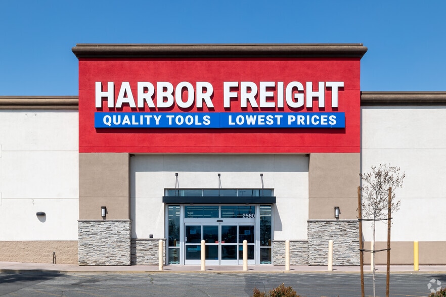 More Photos Of 2560 N Perris Blvd, Perris Unknown For Lease