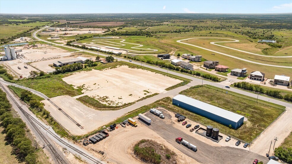 More Photos Of 14100 N Highway 171, Cresson Warehouse For Lease