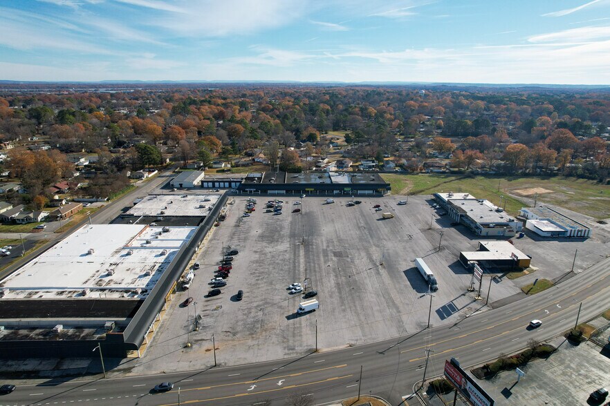 More Photos Of 1550 6th Ave SE, Decatur General Retail For Lease