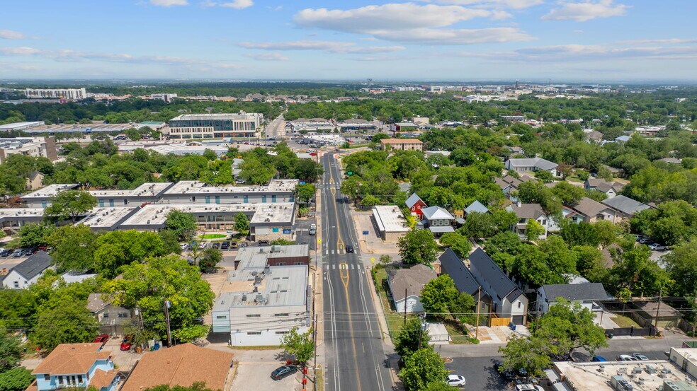 More Photos Of 508 E 53rd St, Austin Loft Creative Space For Sale