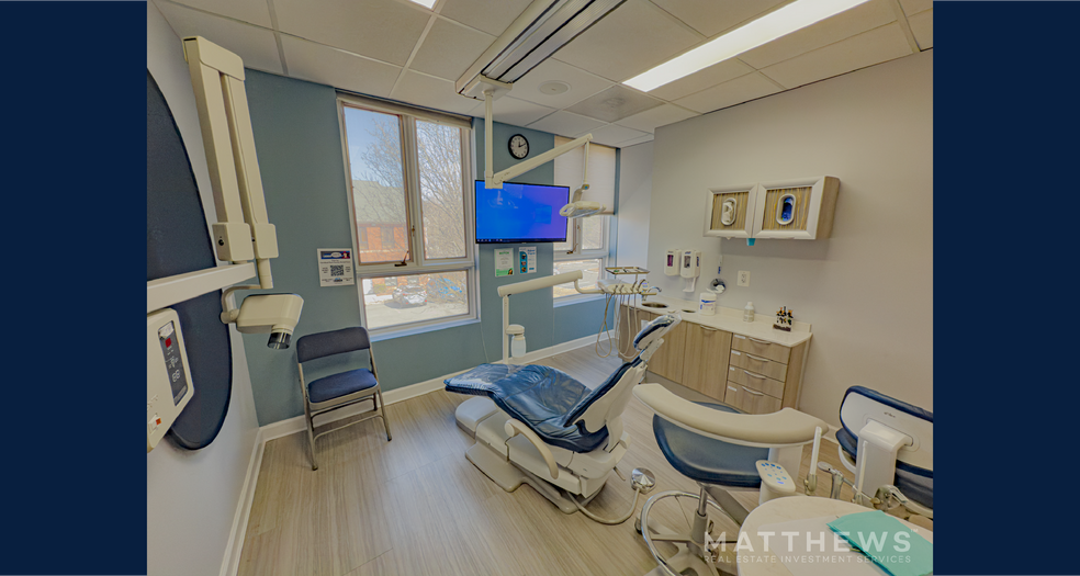 More Photos Of 2 Cardinal Park Dr, Leesburg Office For Sale