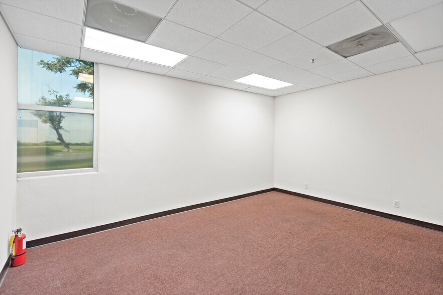 More Photos Of 1461 S Balboa Ave, Ontario Warehouse For Lease