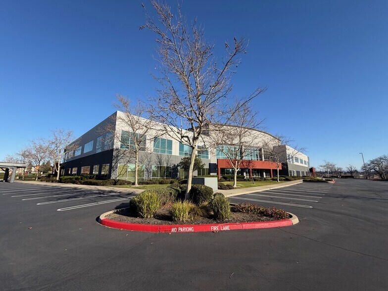 More Photos Of 1025 Creekside Ridge Dr, Roseville Office For Sale