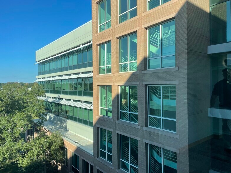 More Photos Of 1 Energy Pl, Pensacola Office For Lease
