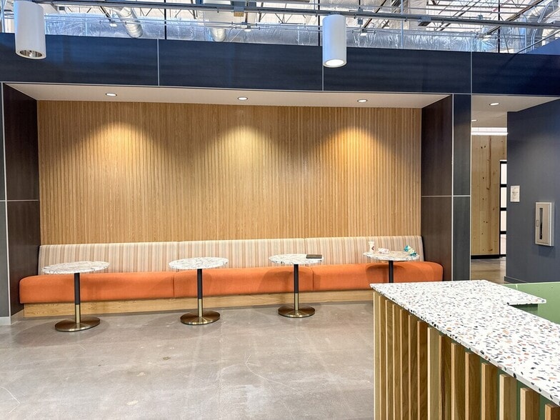 More Photos Of 4750 S 44th Pl, Phoenix Research And Development For Lease