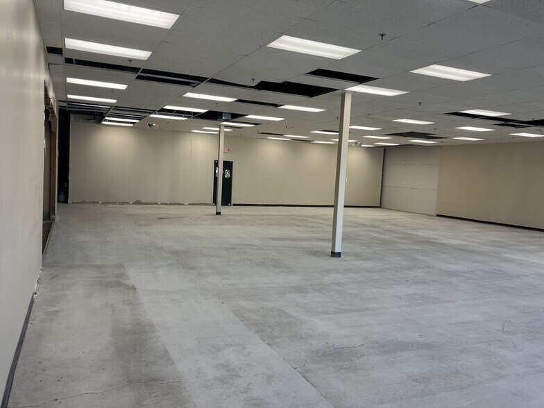 More Photos Of 632-670 S Oak St, Iowa Falls Unknown For Lease