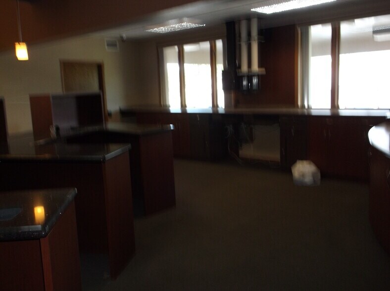 More Photos Of 2450 Witzel Ave, Oshkosh Office For Sale