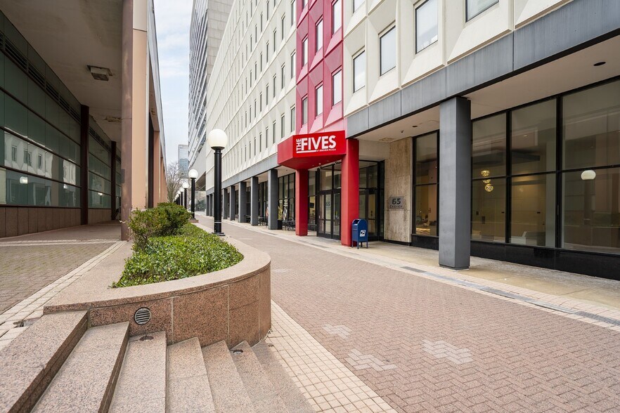 More Photos Of 55-75 Erieview Plz, Cleveland Office For Sale