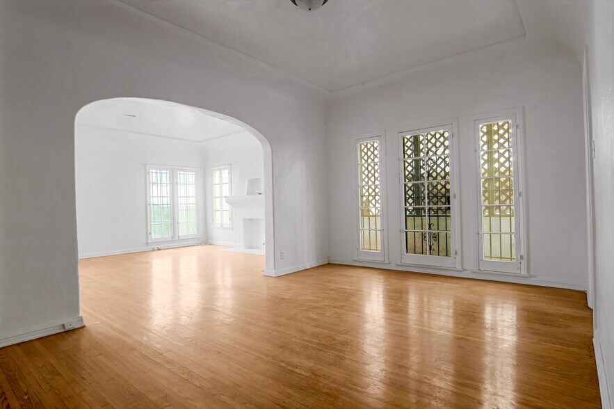 More Photos Of 712 S Stanley Ave, Los Angeles Apartments For Sale