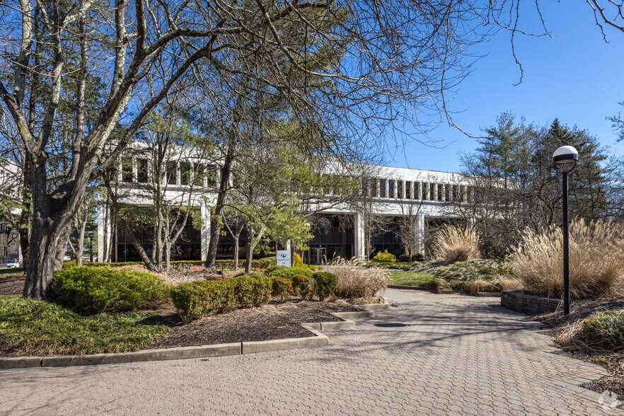 More Photos Of 25 Hanover Rd, Florham Park Office For Lease