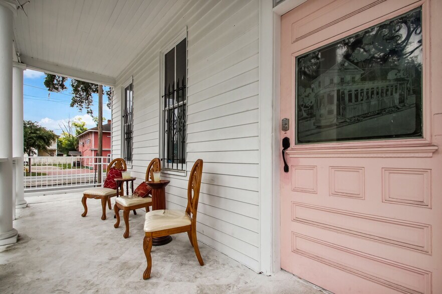 More Photos Of 422 W 43rd St, Savannah Storefront Retail Office For Sale