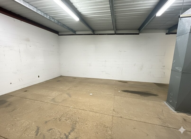 More Photos Of 2014 Homerule St, Honolulu Warehouse For Lease