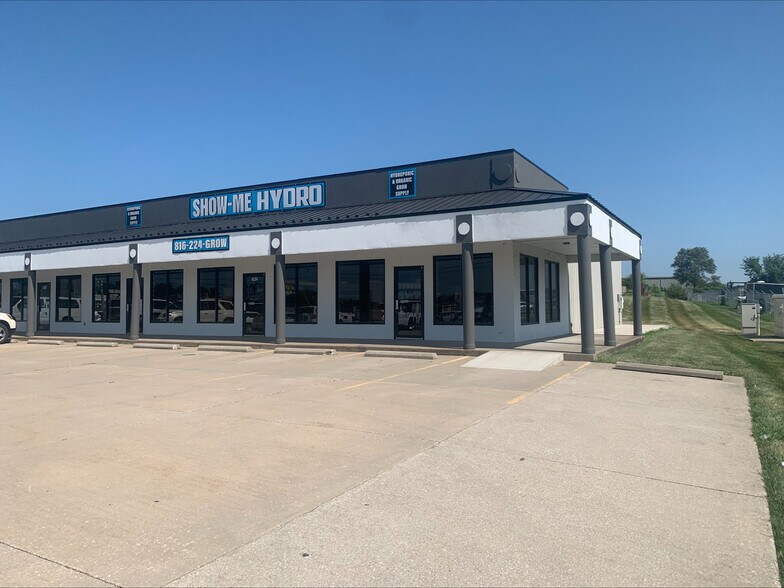 More Photos Of 622-640 W Jefferson Rd, Grain Valley Unknown For Lease