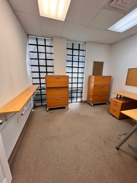 More Photos Of 5800 Corporate Dr, Houston Warehouse For Lease