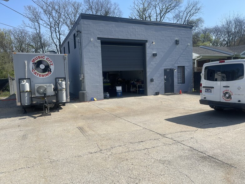 More Photos Of 103 Donald Dr, Nashville Service For Lease