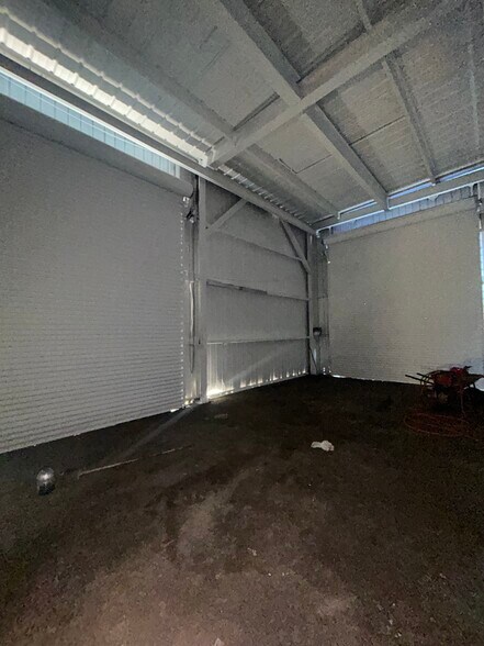 More Photos Of 3303 37th St, Orlando Warehouse For Lease