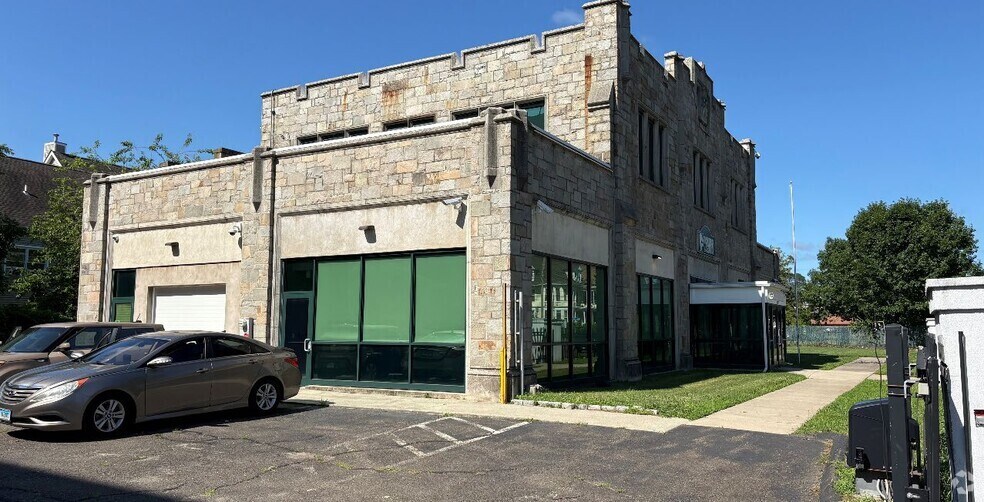 More Photos Of 1027 Fairfield Ave, Bridgeport Office For Sale