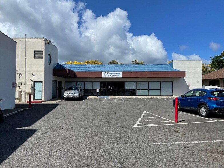 More Photos Of 2700 S King St, Honolulu Unknown For Lease