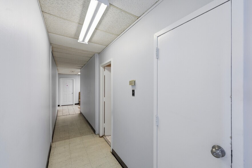 More Photos Of 4795 Mcwillie Dr, Jackson Office For Sale