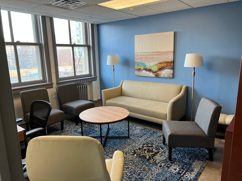 More Photos Of 636 Church St, Evanston Office Residential For Lease