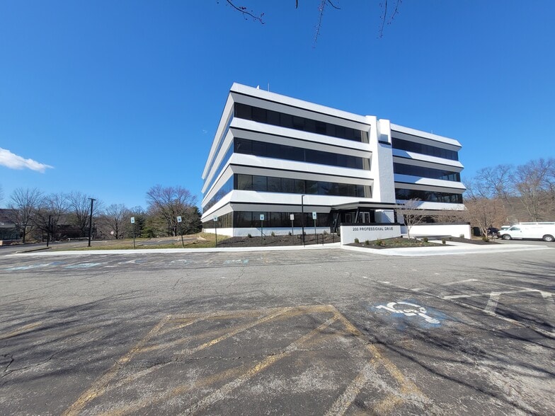 More Photos Of 200 Professional Dr, Gaithersburg Medical For Sale