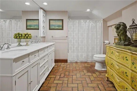 More Photos Of 4 Long Ridge Rd, Redding General Retail For Sale