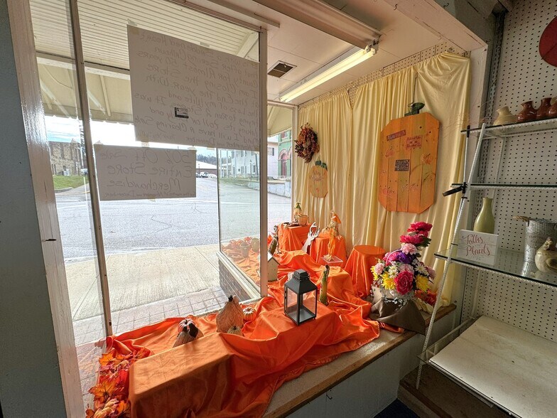 More Photos Of 366 Main St, Grantsville Storefront Retail Office For Sale