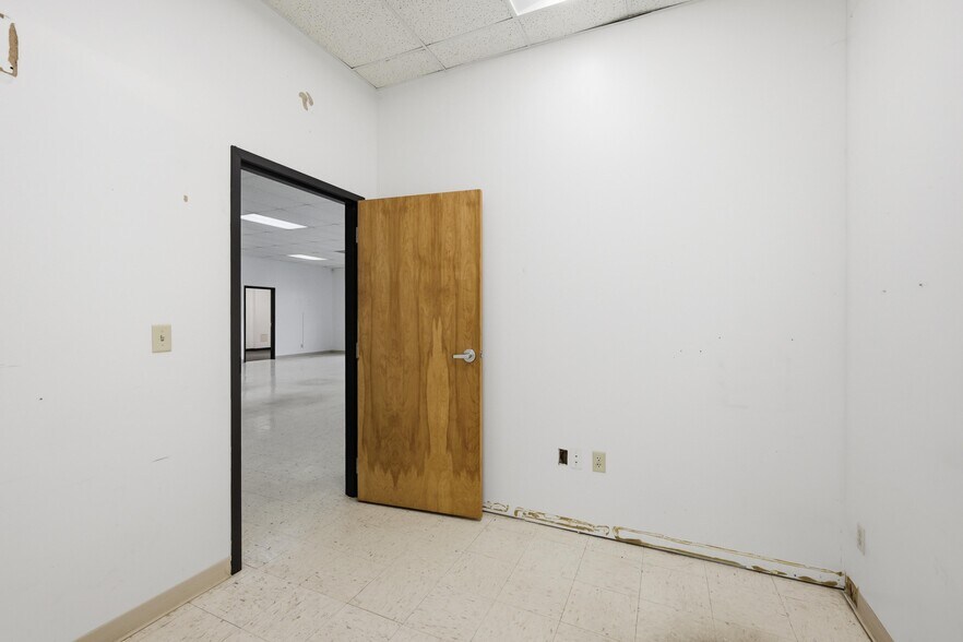 More Photos Of 602 S Michigan Ave, Joplin Freestanding For Lease